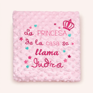 Manta Personalizada Rosa “La Princesa de la Casa” con Nombre