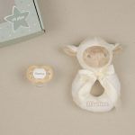 Cajita Sonajero Ovejita Beige Personalizada